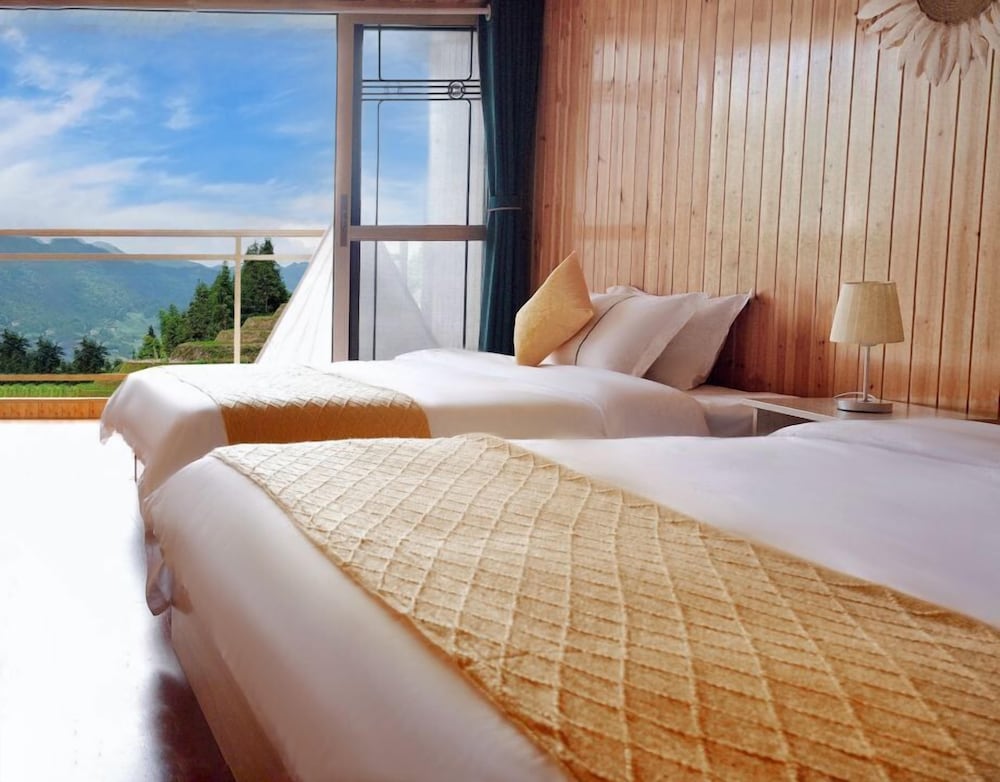 Happy live hotel