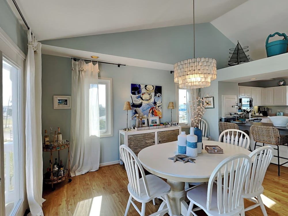 The Shell Collector by Topsail Realty