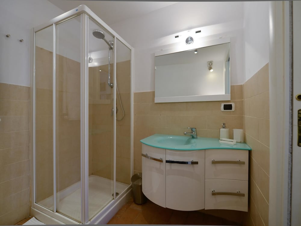 Ibernesi 1 Apartment