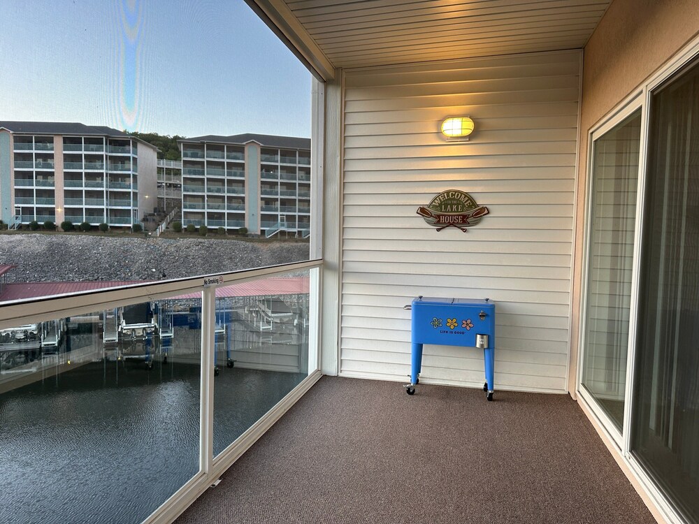 Central Location, Pool Access & Breathtaking Views