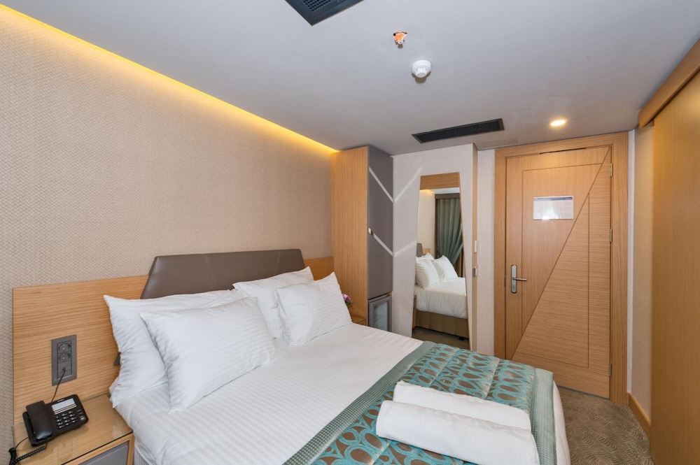 Genova Hotel - Image 38