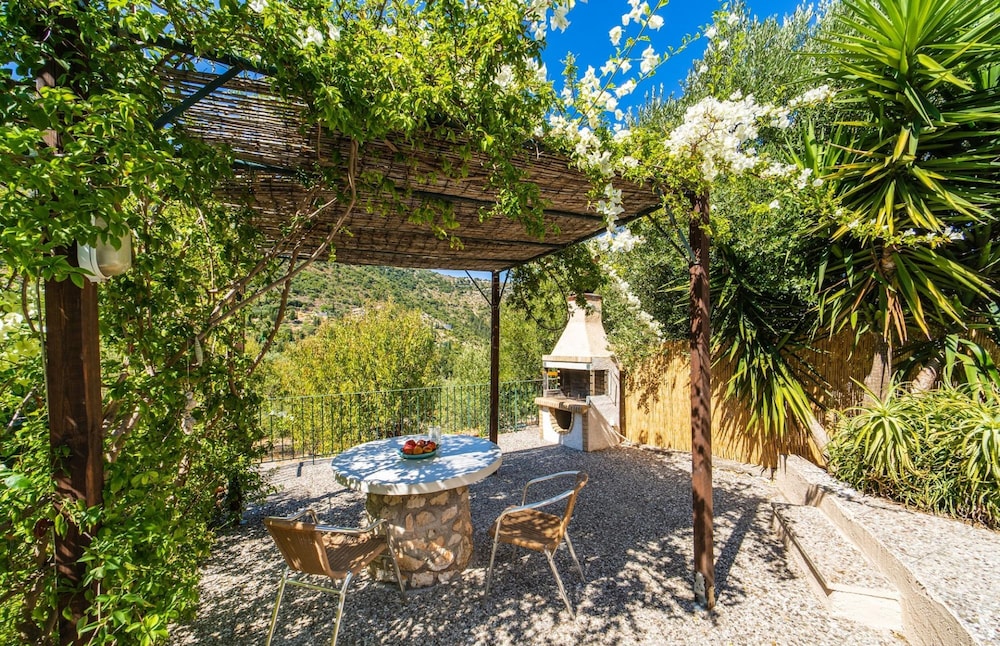 Arethusa Cottage in Vathy view 4