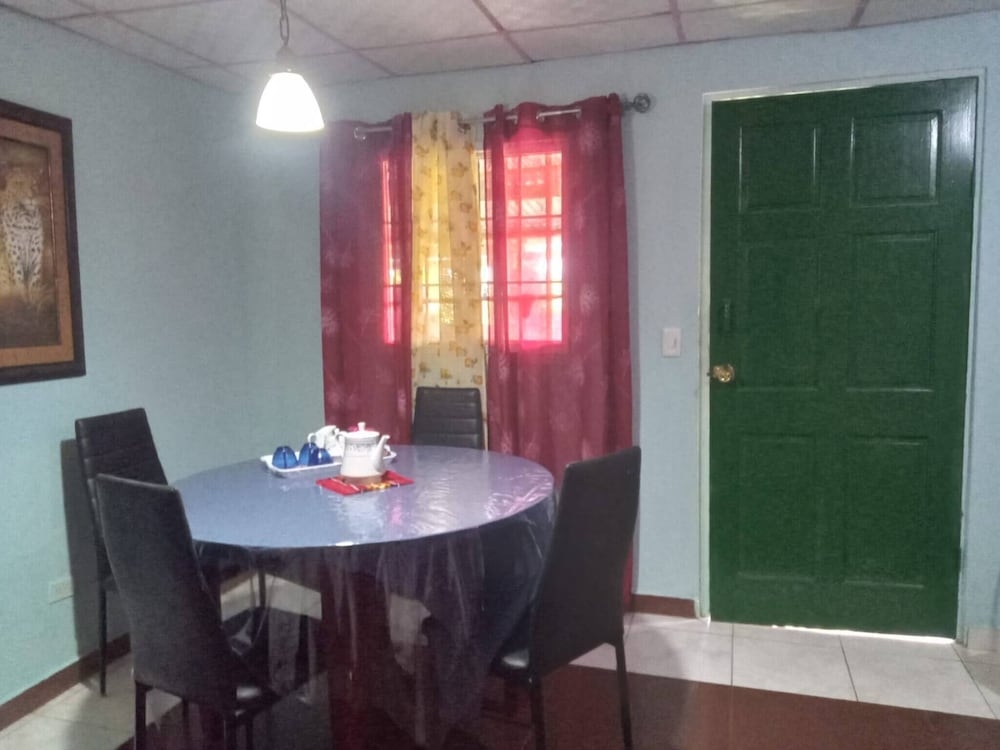Cozy La Chorrera Villa With Private Patio & Nature Views
