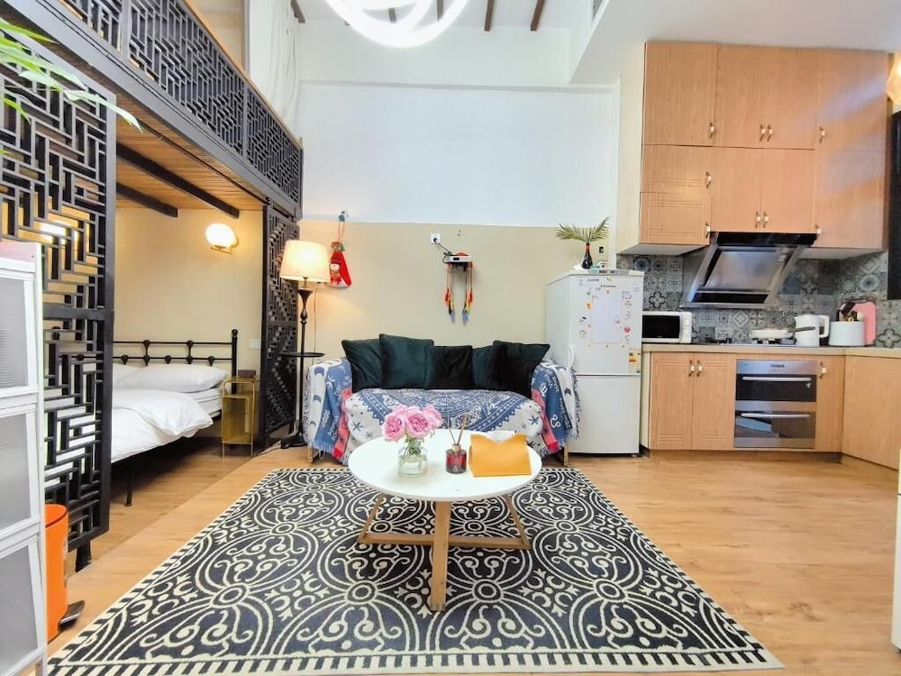 Shanghai Hills & Zinn Happy Family Bnb