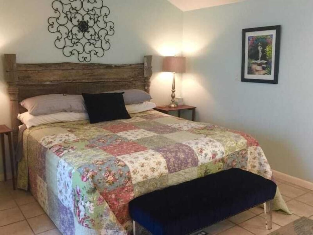 The Crossroads Inn - Property Image 22