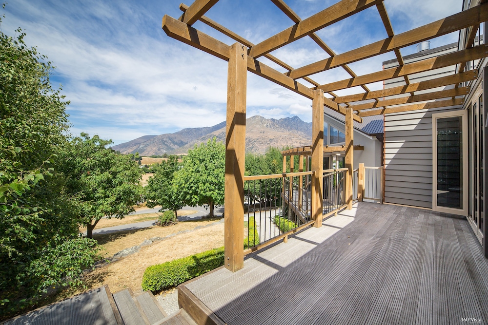 Pinnacle Villa