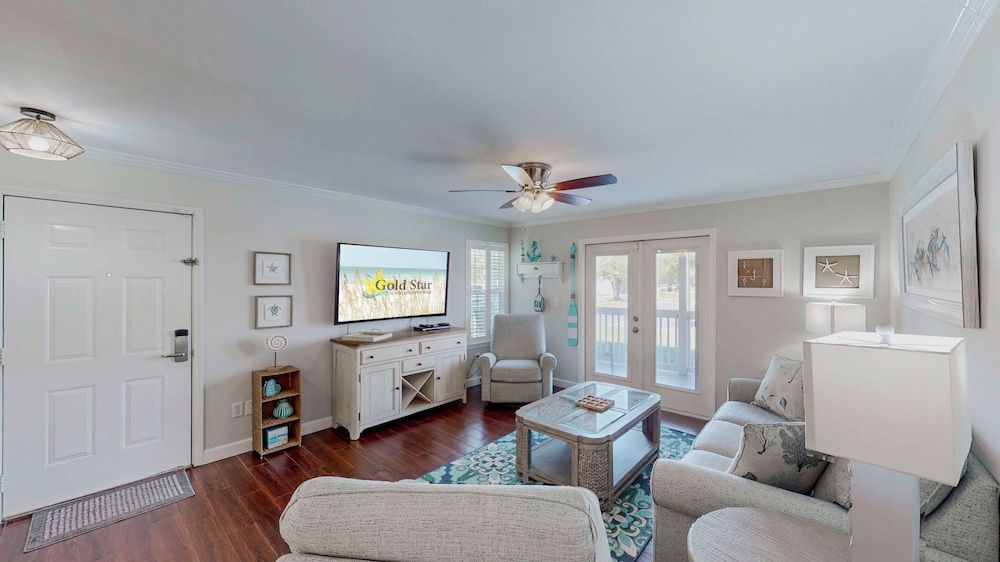 Delightful 3BR Condo Near Gulf Shores With Pool & Hot Tub