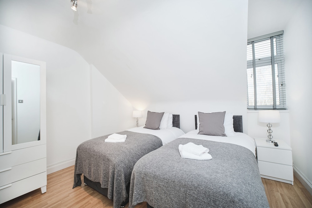 Flat 5 - 61 Old Dover Road view 5