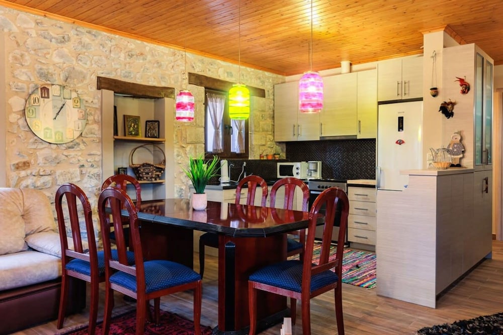 Arcadia Getaway - Levidi Sani 11 Suite