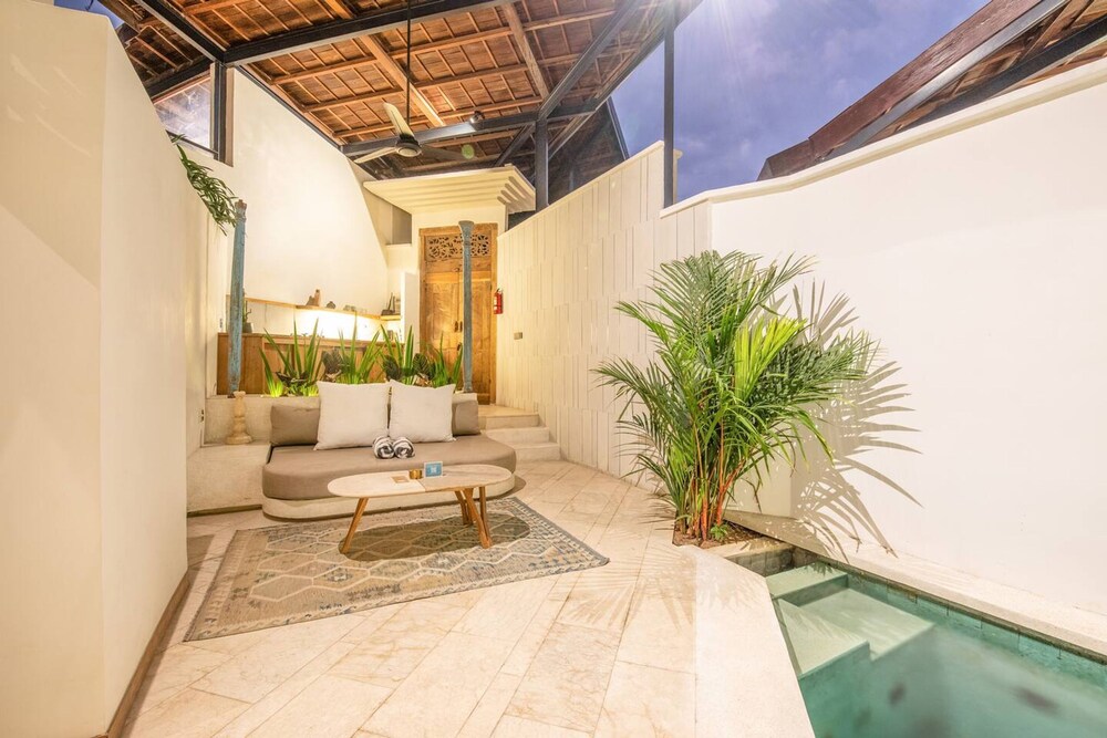 BA Villa 6 1BR Villa Luxurious 1-br Villa 800m to Canggu Beach