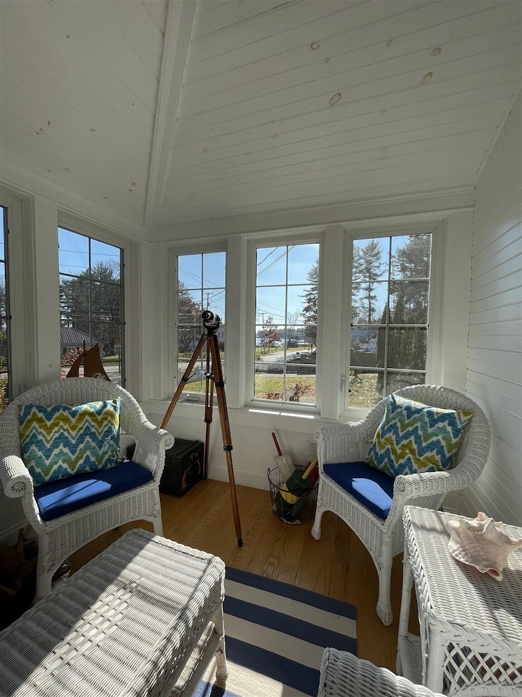 North Sebago Charmer Limit 10 3 Bedroom Home by RedAwning view 5