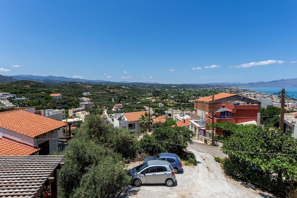 Venmar Luxury Holiday Home view 5