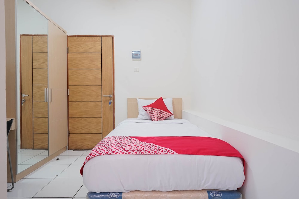 Collection O 818 Micasa Residence view 5
