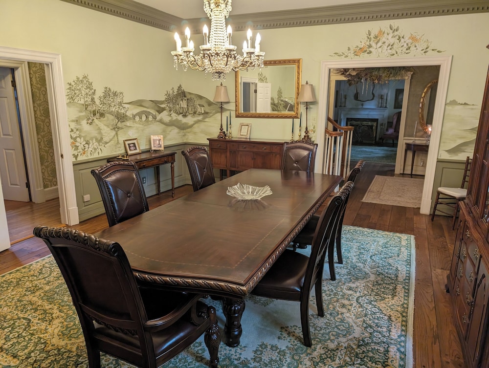 The Virginia Cliffe Inn