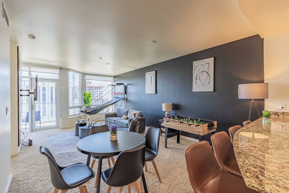 ROVE LIVING/KL - 44 Monroe