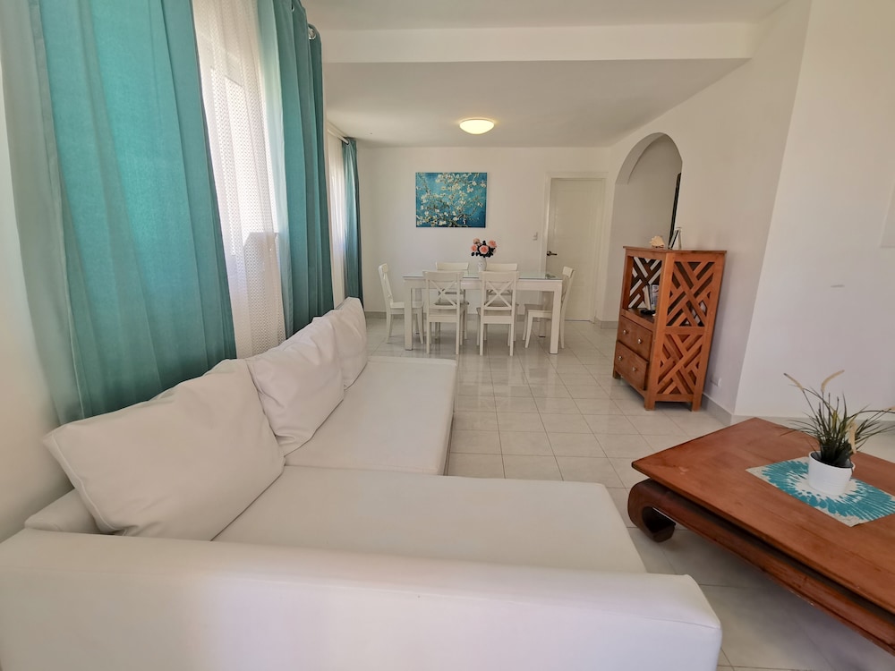 Los Corales Tropical Beach Resort & SPA