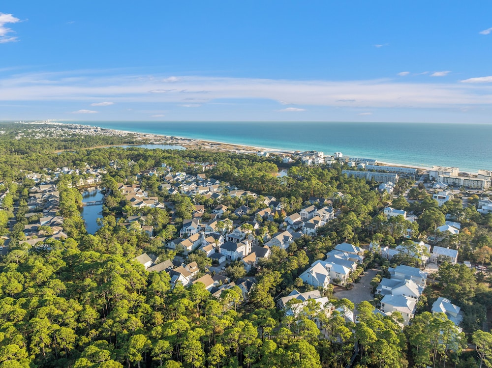 Sea Dlight: 3BR Beach Home Sleeps 10 With 4 Bikes in Watersound West