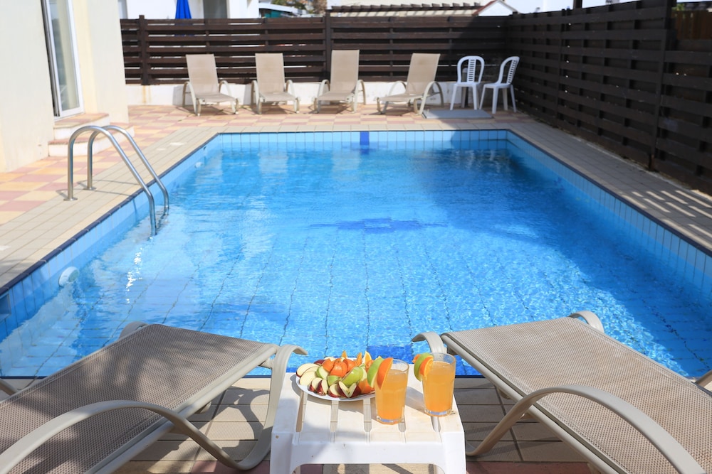 SeaBreeze Villas with Private Pool by TrulyCyprus