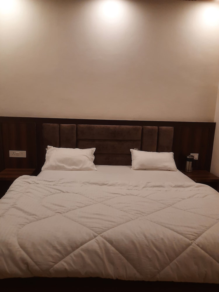Hotel RRR