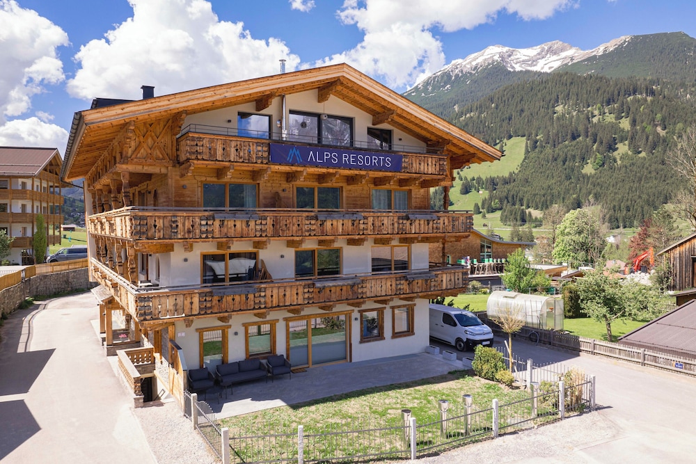 Zugspitz Suites Lermoos by ALPS RESORTS