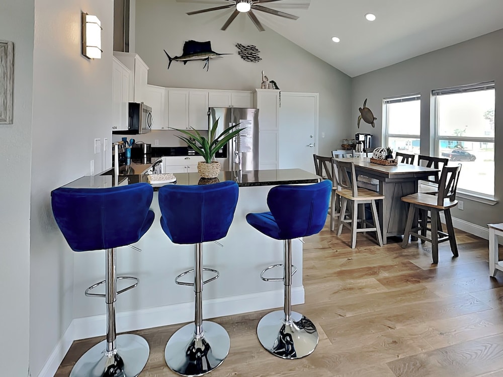Inn at Turtle Cove by Miss Kitty’s