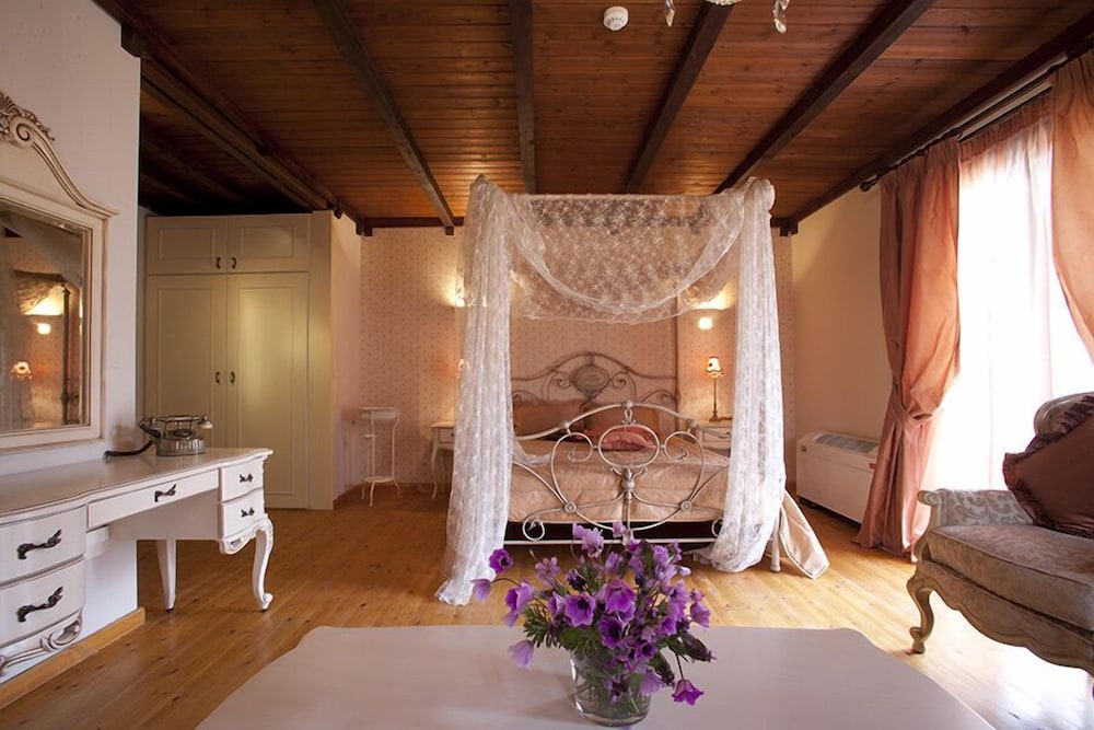 Refanidis Natural Luxury Hotel