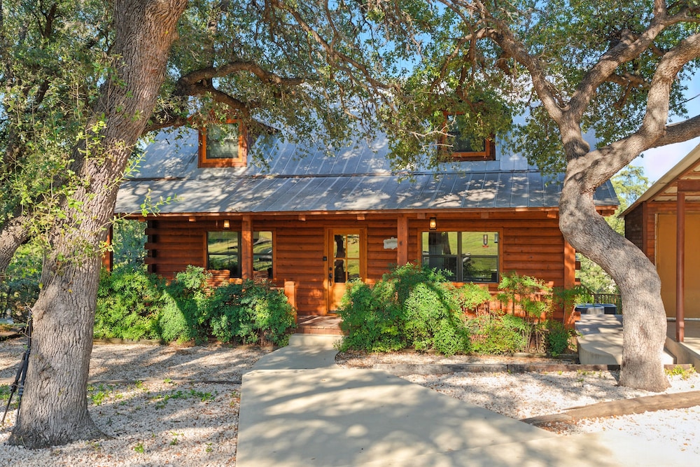 Frio Rivers Edge In The Heart Of Hill Country 3 Bedroom Cabin