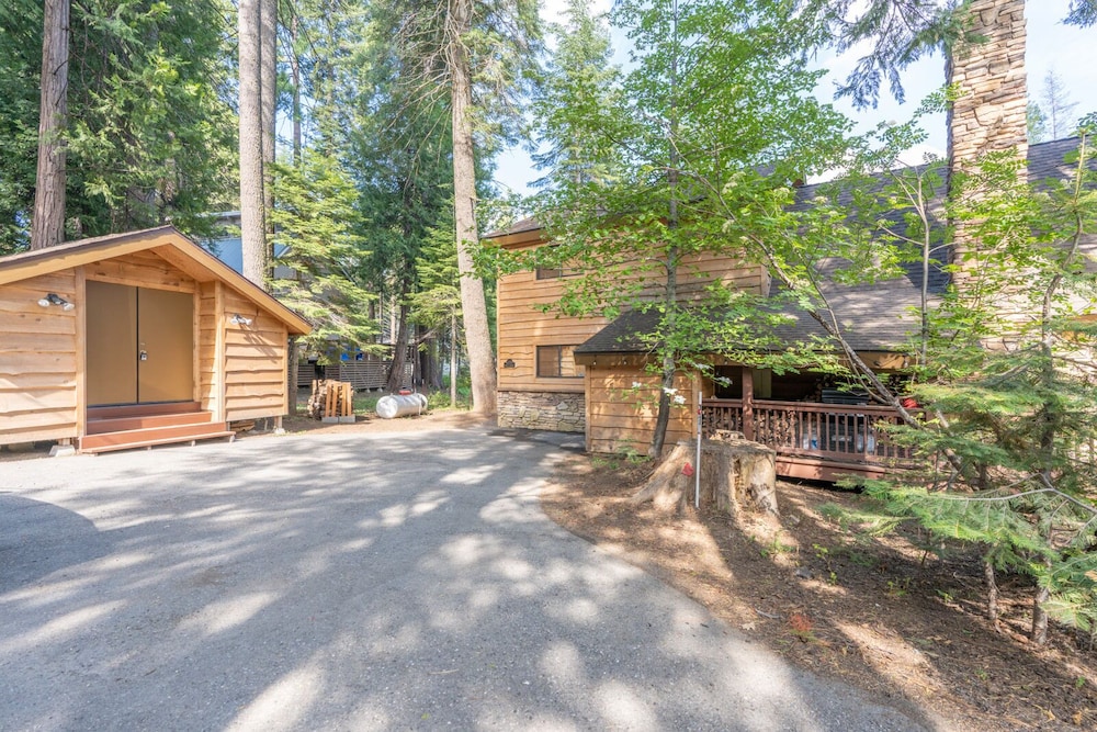 The Pond Cabin