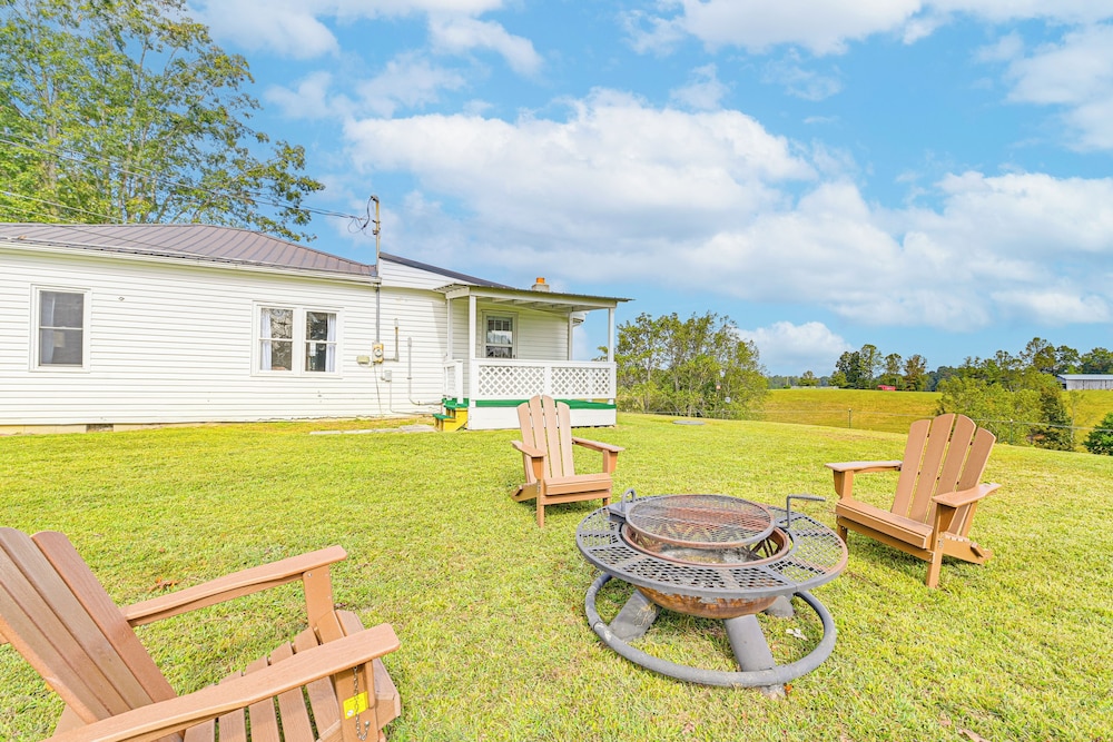 Rock Climb, Hike, Relax! Quiet Beattyville Retreat