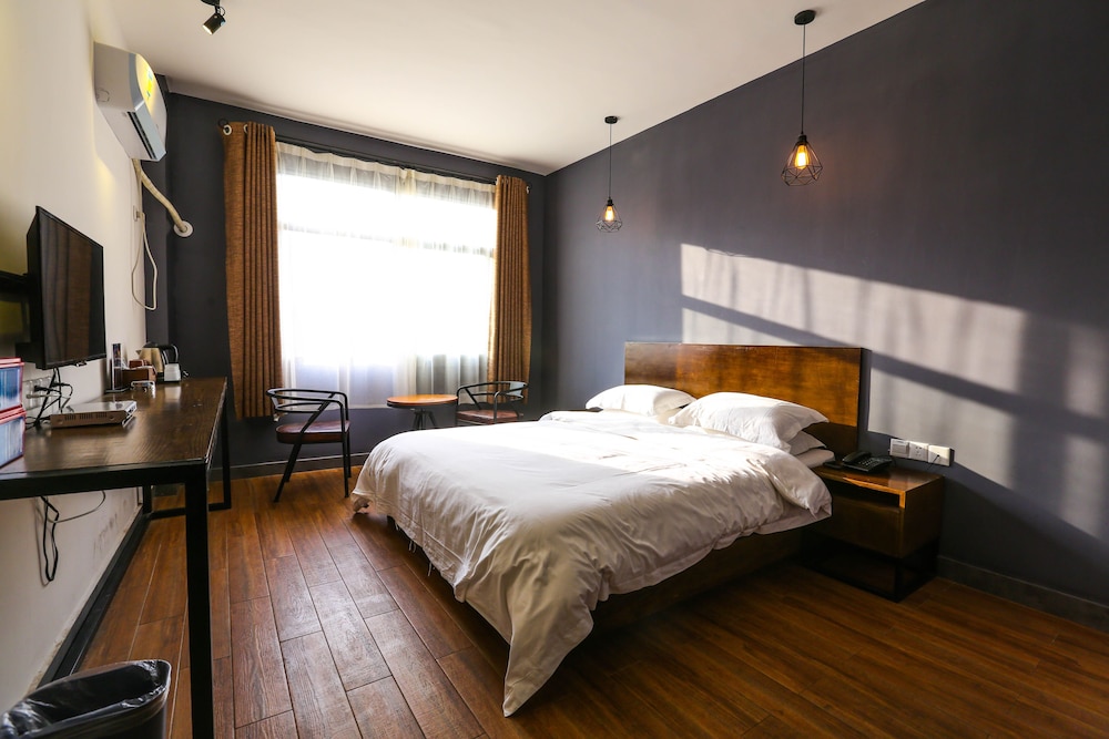 Zhangjiajie Comma Travel Hotel