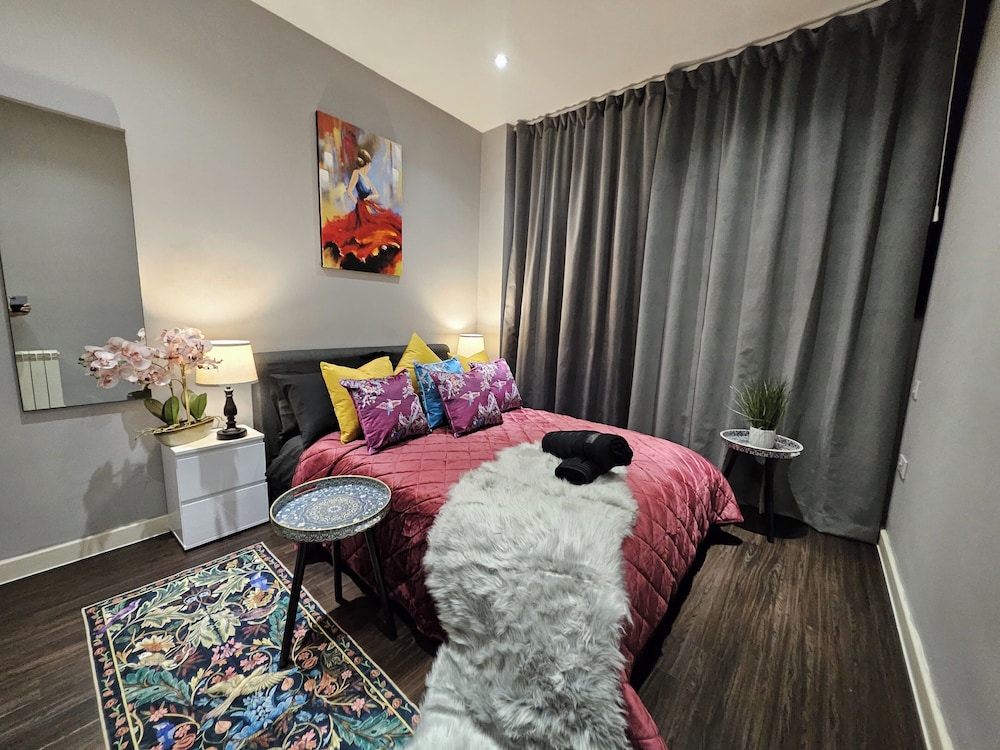 London Heathrow Luxury Apartment - Fully Equipped