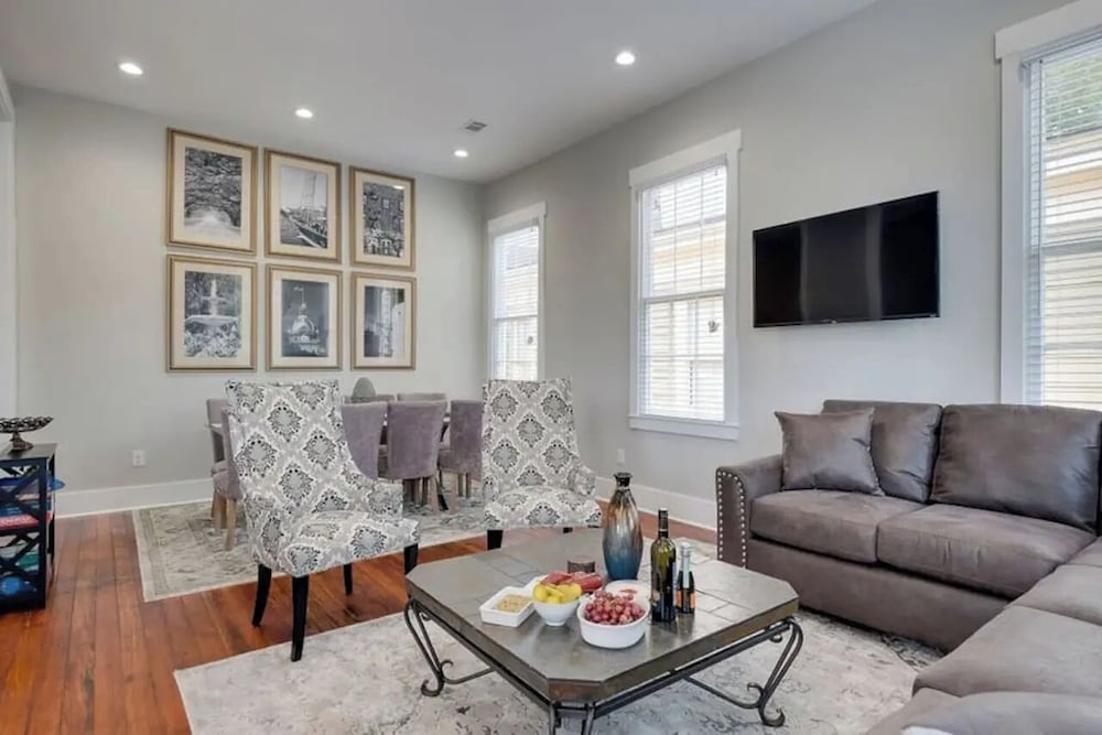 Beautifully Renovated 5 bedroom 5 bath