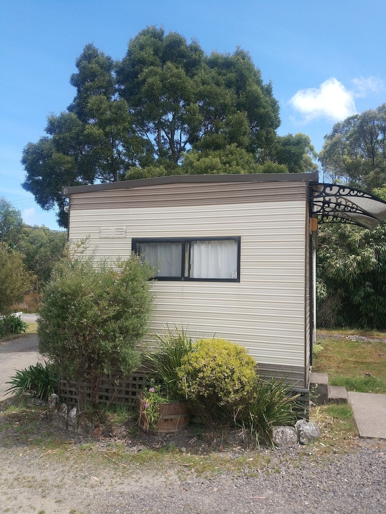 Zeehan Bush Camp