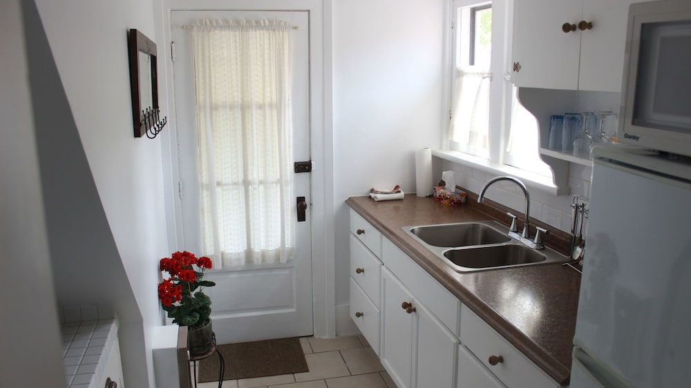 Grey Gables Inn