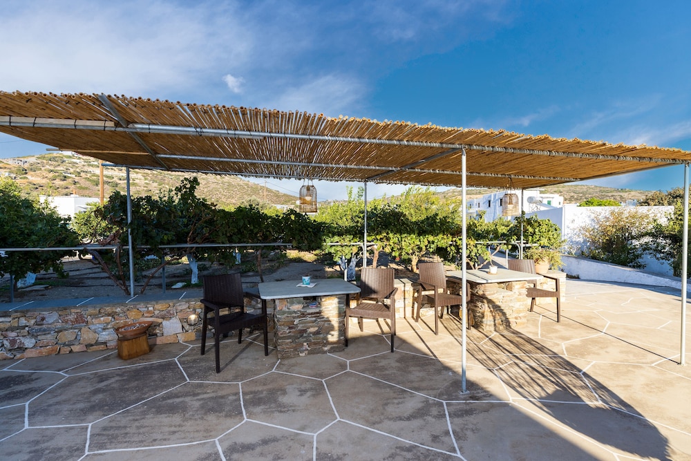 Irini Pension