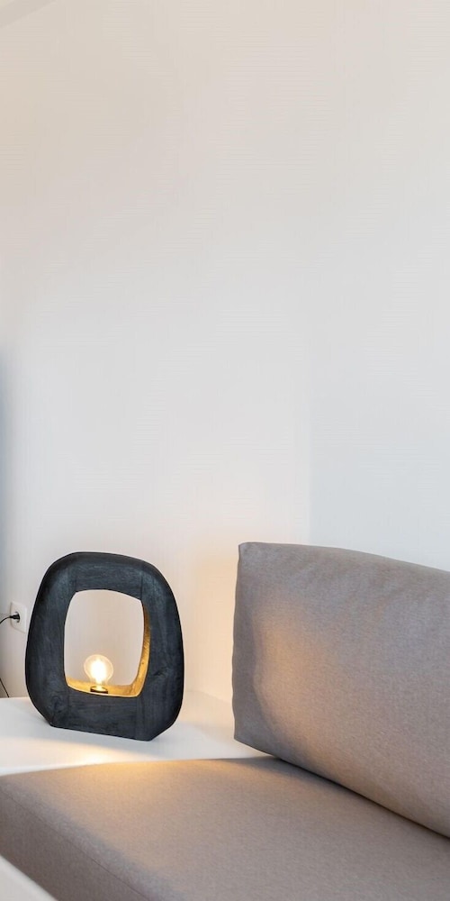 MAEVA Santorini Suites