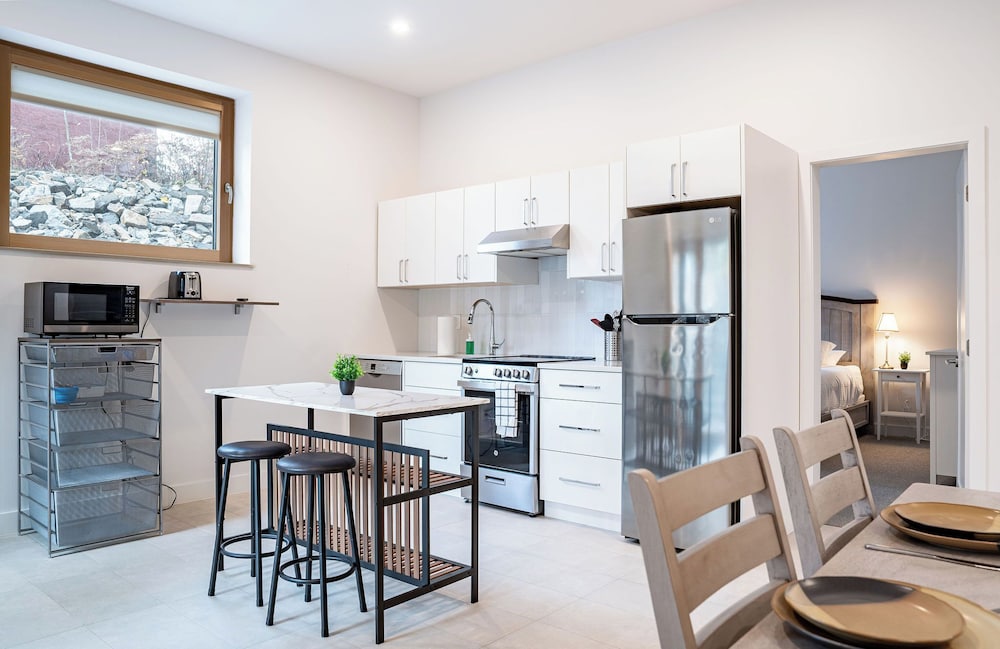 Camozzi Chalet Suite by Revelstoke Vacations