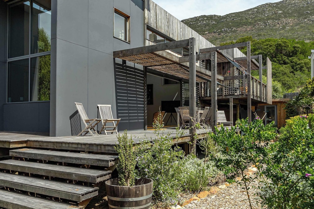 Luxury Eco Haven With Garden Cottage - Hout Bay