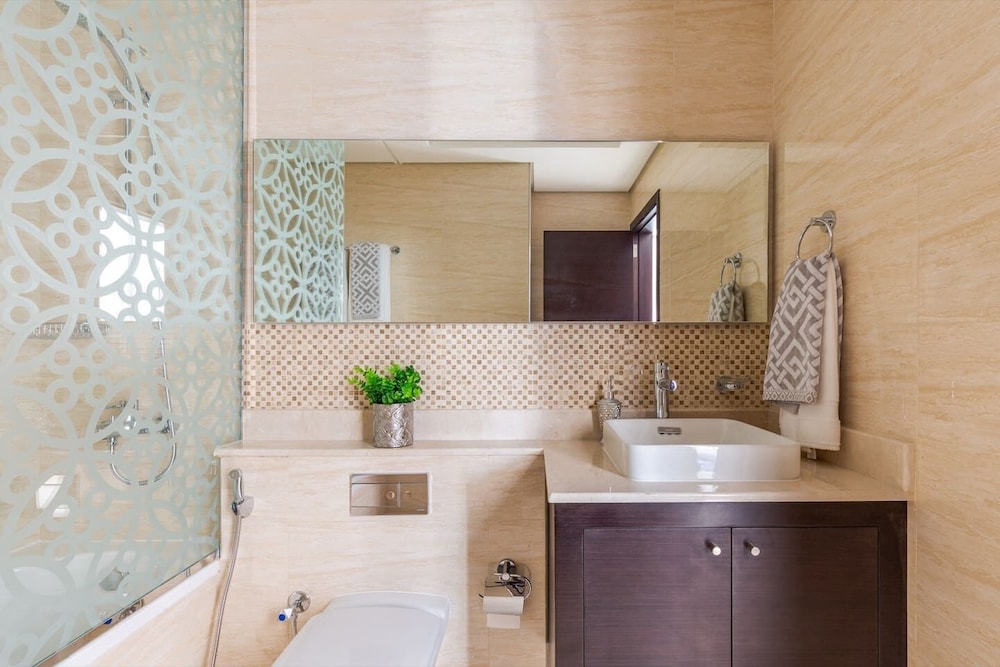 Superb & Incomparable 2BR With Study in the Heart of Downtown Dubai!