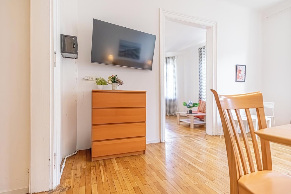 Affordable Apartment Near Stadthalle