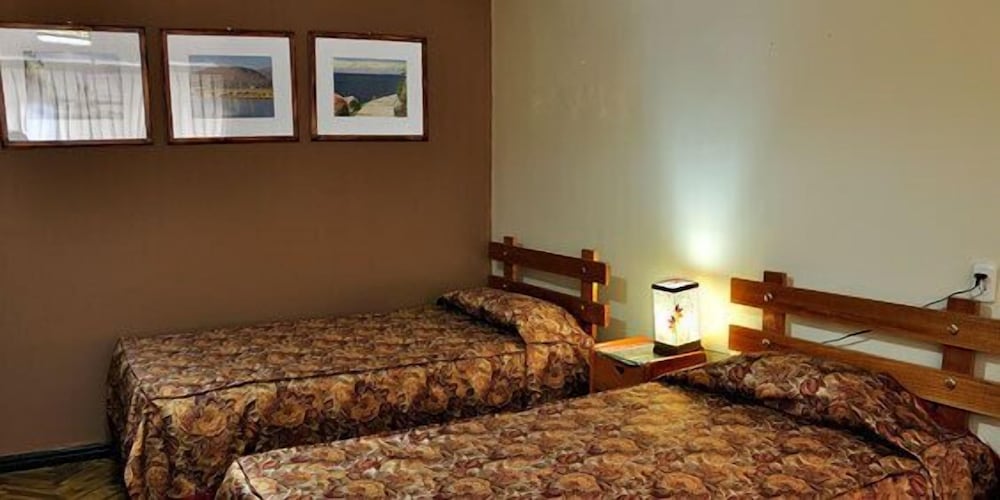 HOSTAL LOS UROS