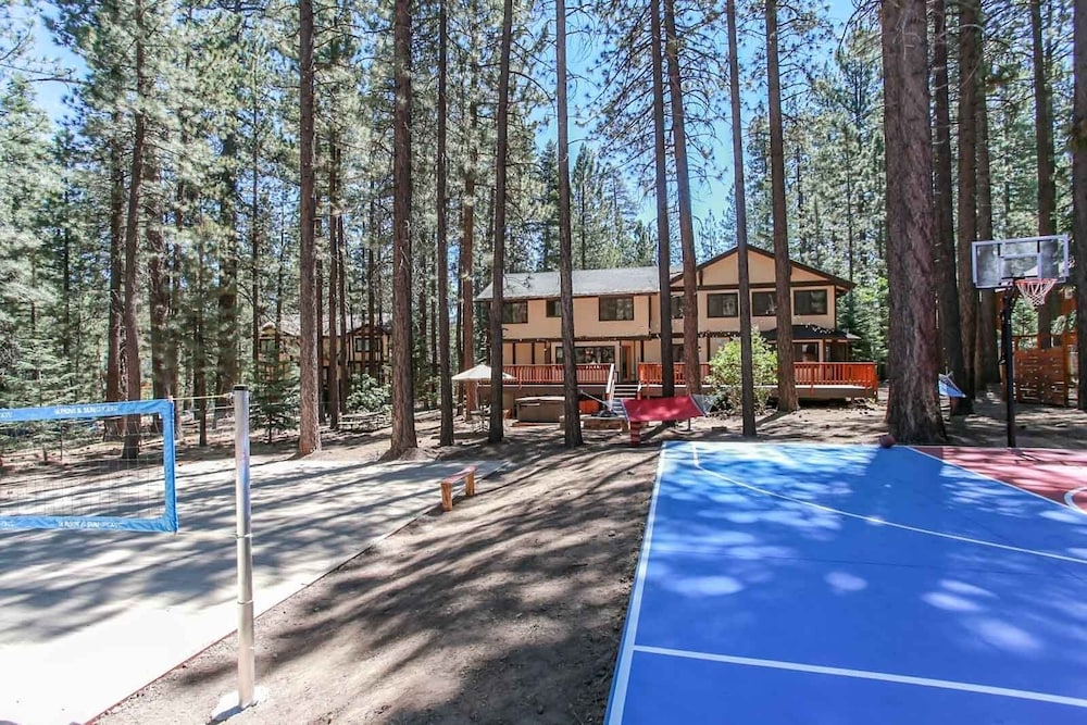 The Lodge At Snow Summit 6 Bedroom Residence by RedAwning