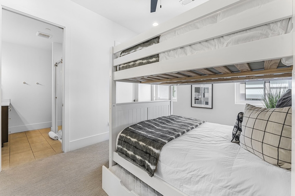 Tee For Two 6 Bedroom Condo