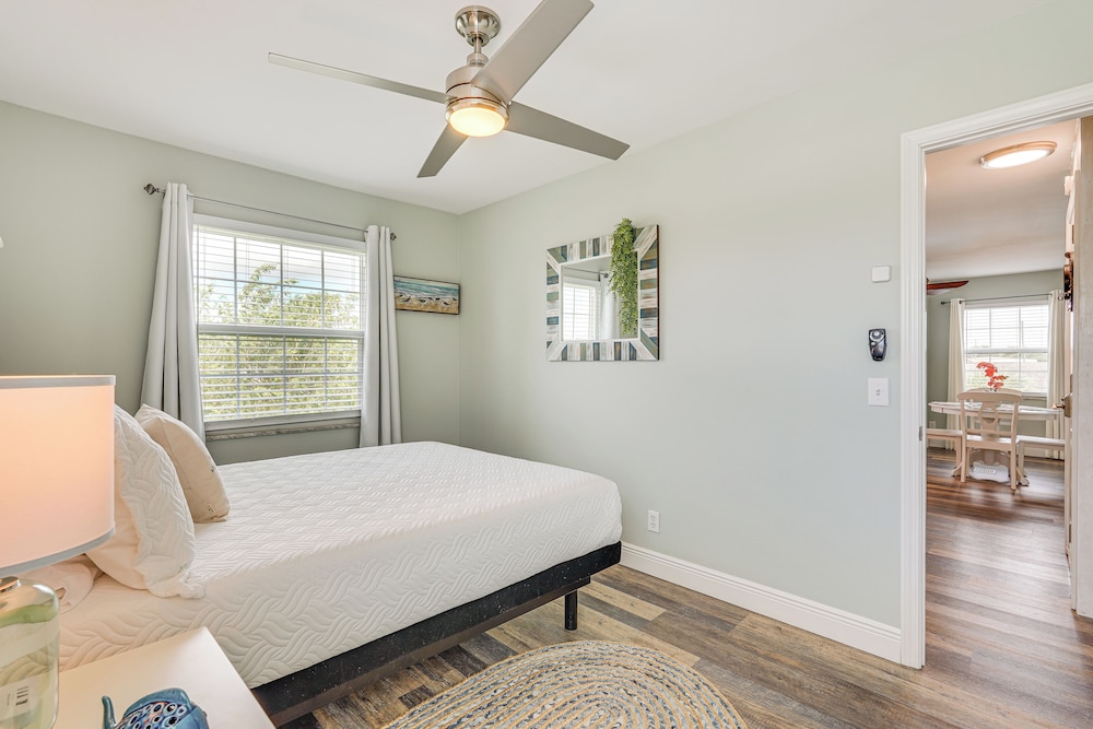 8 Mi to Beaches: Getaway w/ Pool in Panama City!