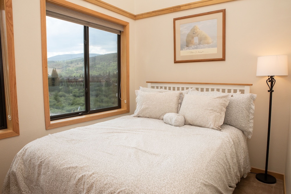 Keystone Ski Resort CO - Slopeside Lodging
