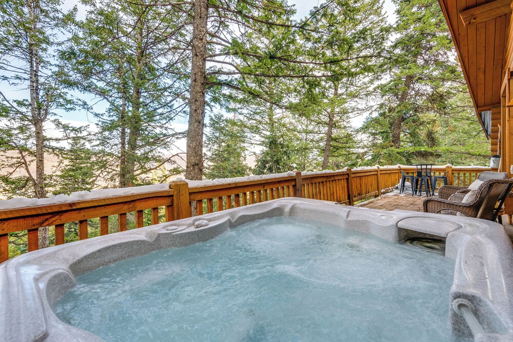 ~ 13 Mi to Main St: Park City Cabin w/ Mtn Views!