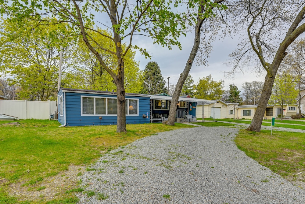 Walk to Lake Huron: Pet-friendly Caseville Cottage - Property Image 12