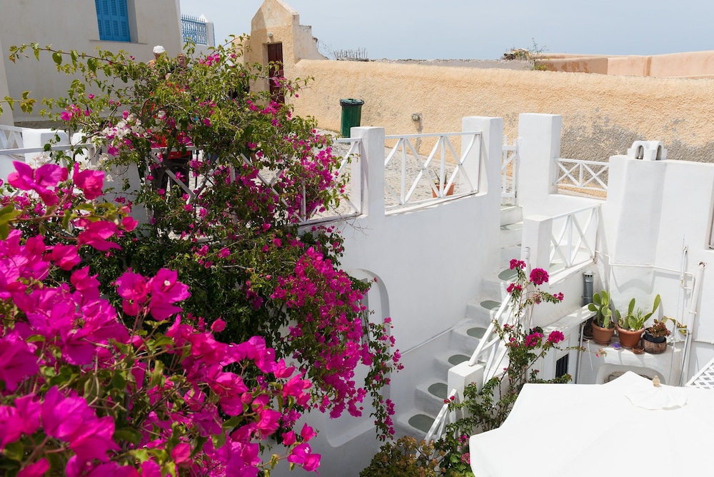 Santorini Paradise