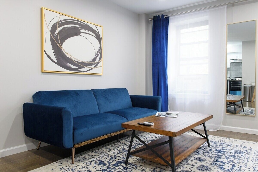 350 Gramercy Apt