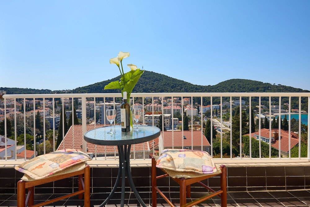 KABLAR'S SUNNY SUITES